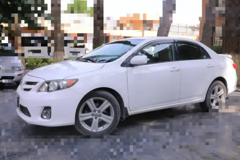 Corolla LE 2011