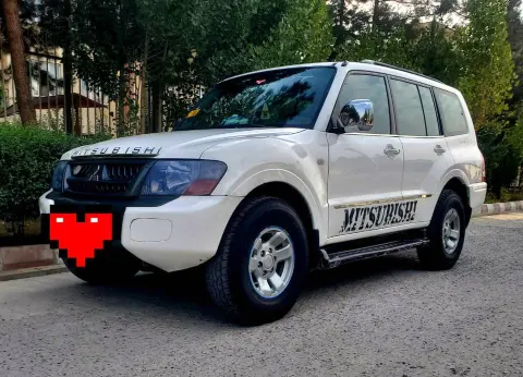 Mitsubishi Pajero 2002