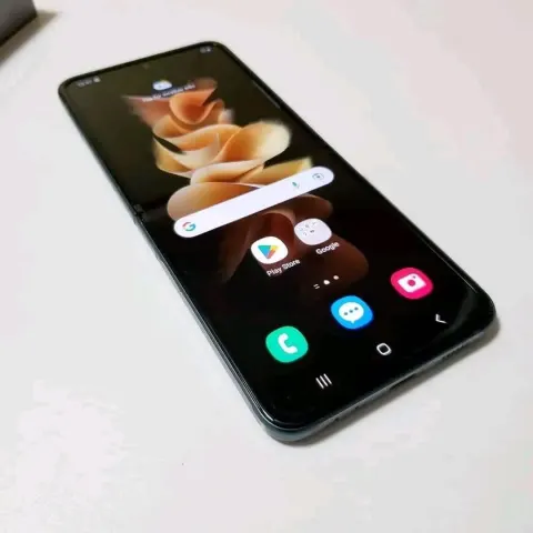 Samsung Galaxy Z Flip 3