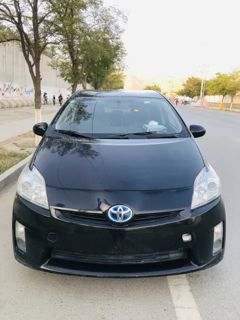 TOYTA PIRUS
