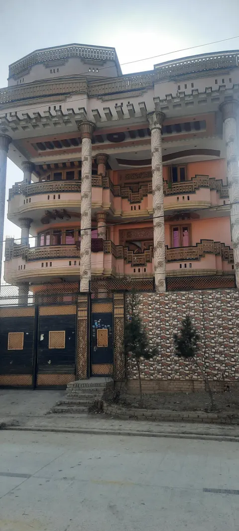 4-storey house for sale, 11 rooms, Arzan Qimat, District 12, Kabul