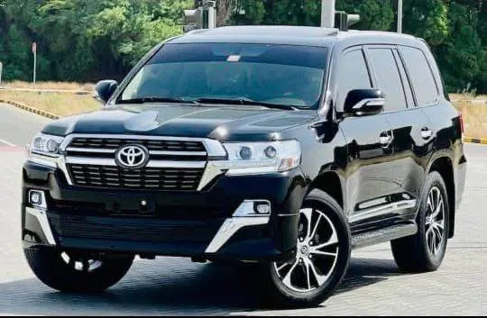 2010 Land Cruiser VXR - Fully Featured