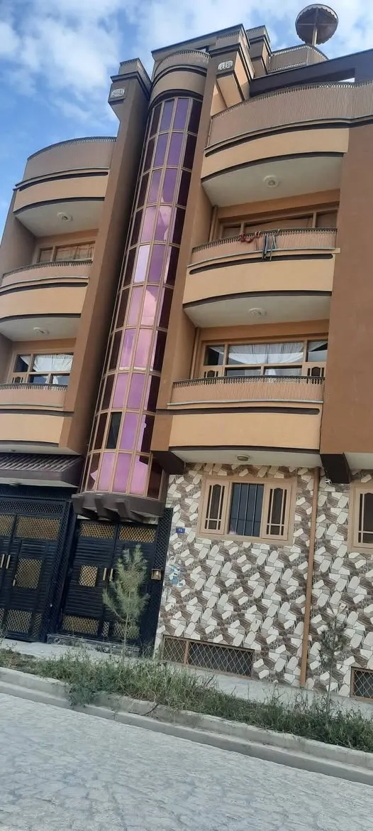 3-storey house for sale, 13 rooms, 300 m², Arzan Qimat Block 9