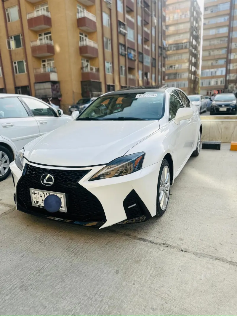 Lexus is 250 full option