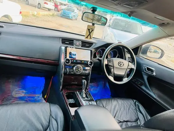 Toyota Mark X 2018