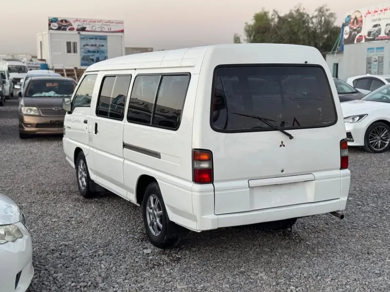 Mitsubishi L300 2008