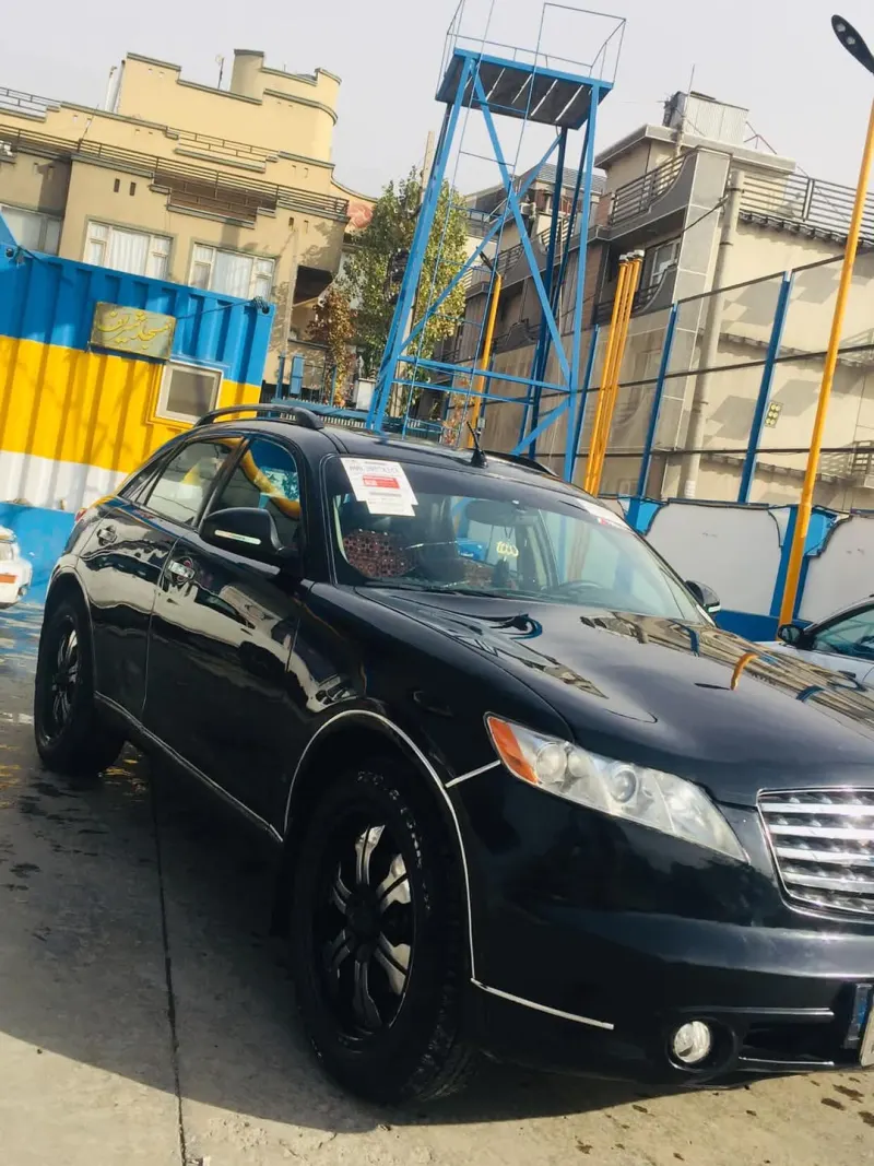 Infiniti 2004
