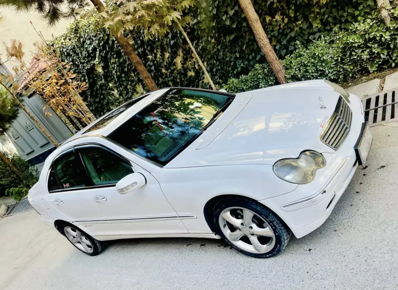 Mercedes-Benz 2001