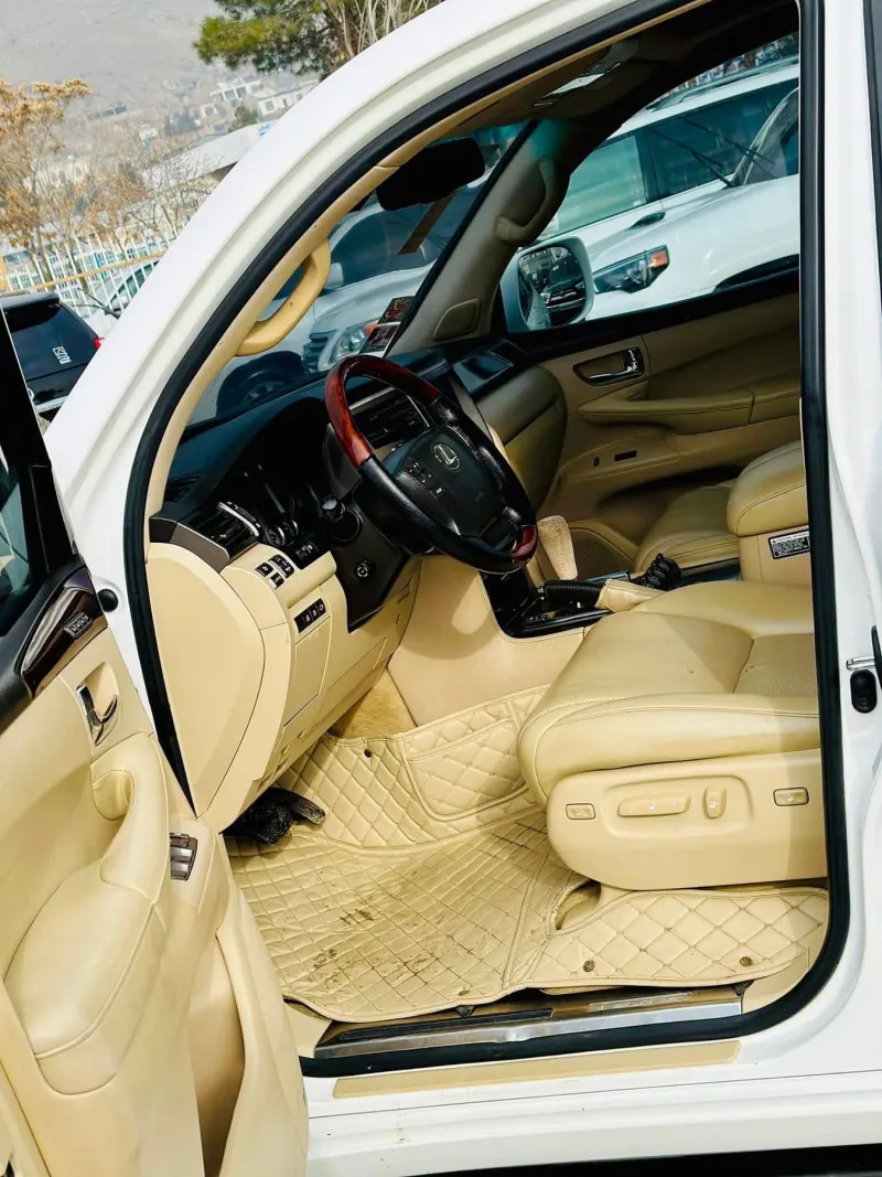 2010 Lexus LX570 (Gulf Edition)