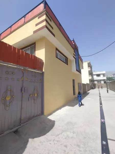 House for sale, 6 rooms, 350 m², with full basement and roof terrace