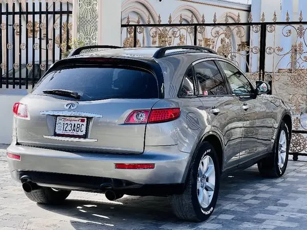 Infiniti 2004