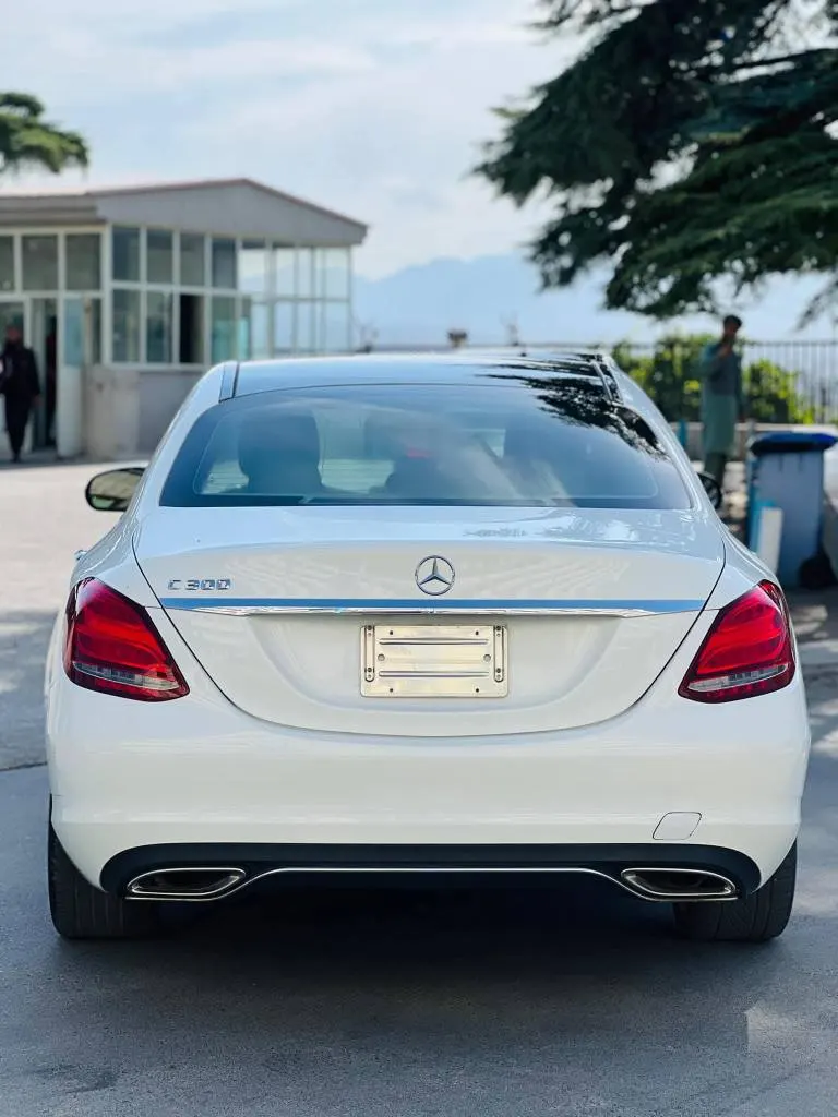 Mercedez Benz 2016