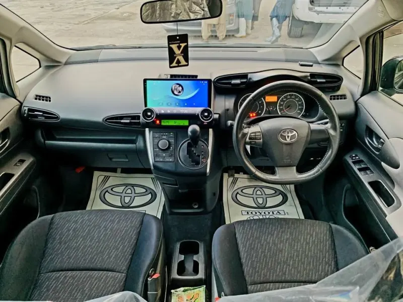 Toyota Wish Sport 2012