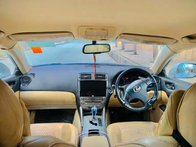 Lexus IS 2005