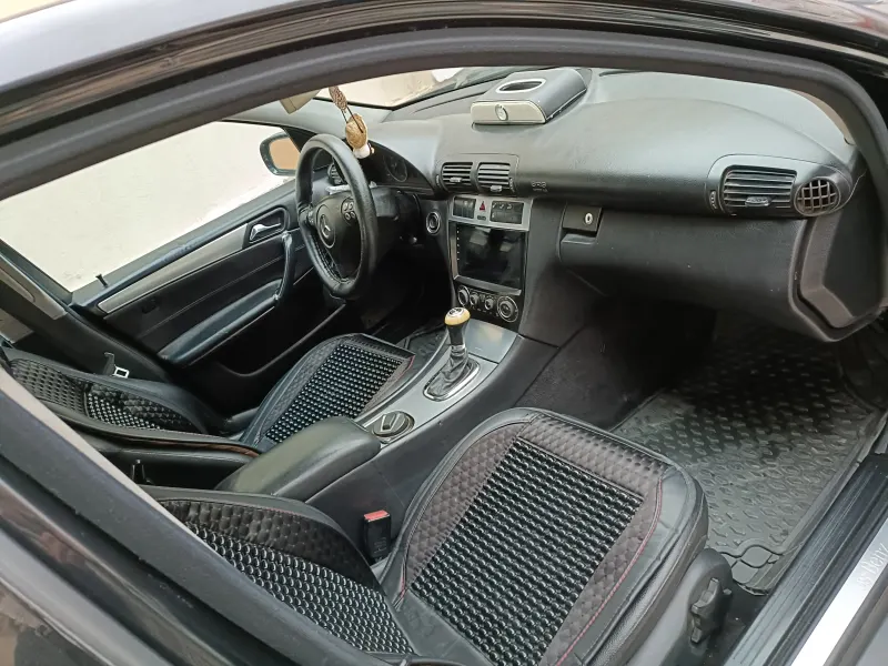 Mercedes Benz 2005