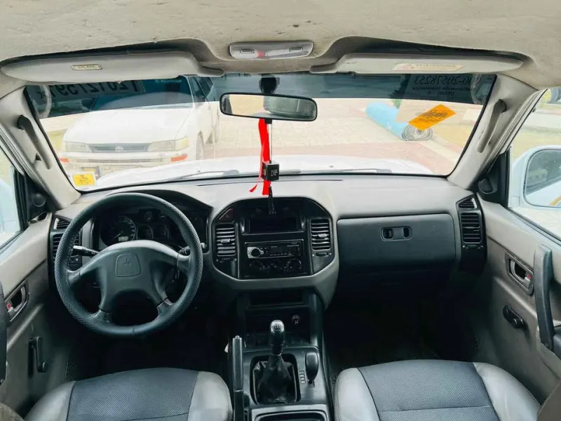 Mitsubishi Pajero 2004