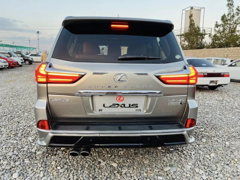 Lexus LX570 2017