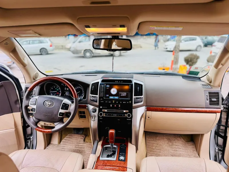 Toyota Land Cruiser 2012