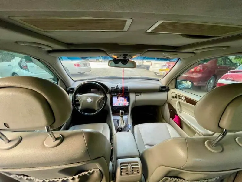 Mercedes-Benz C-Class C230