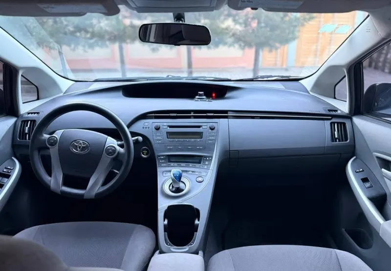 Toyota Prius 2012