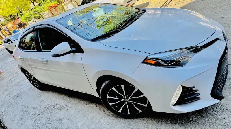 TOYOTA COROLA 2018