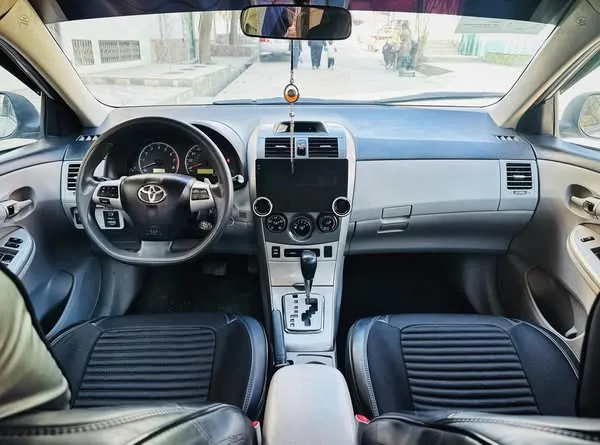 2013 Toyota LE
