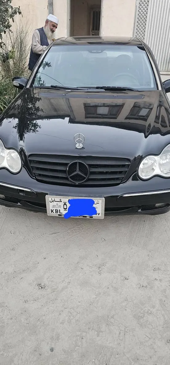 Mercedes-Benz 2004