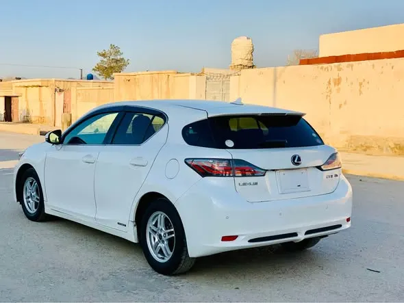 Lexus 2011