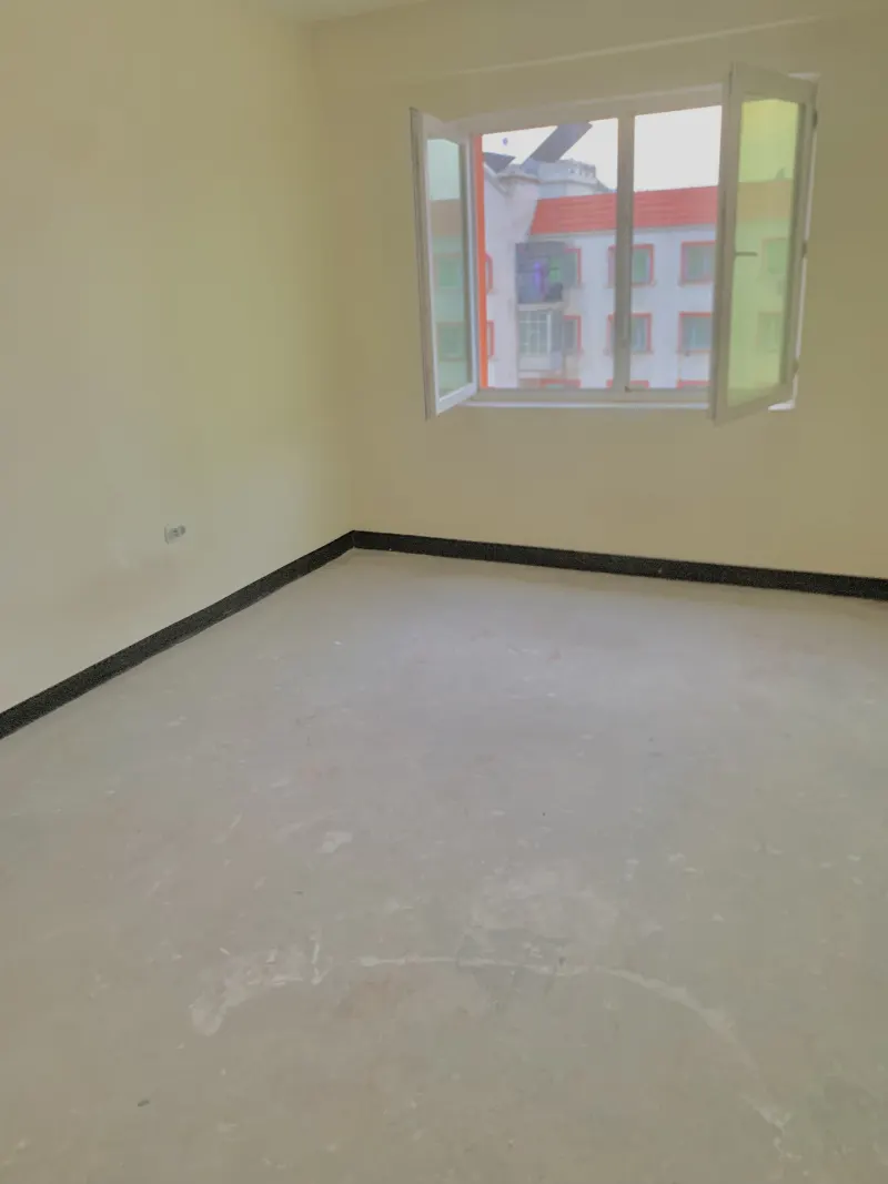 5 Room VIP Apartment for Sale