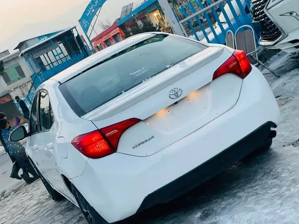 2017 Canadian Toyota Corolla - Excellent Condition
