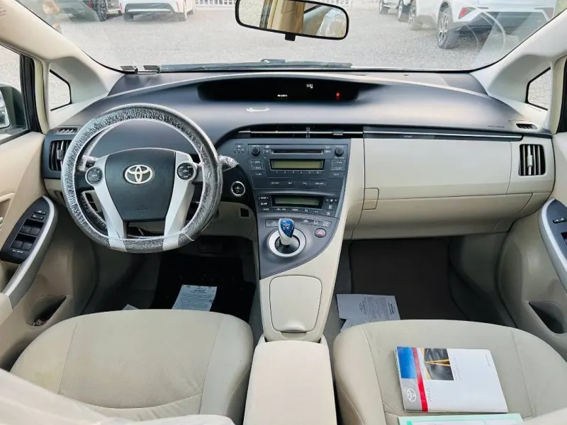 Toyota Prius Hybrid 2011