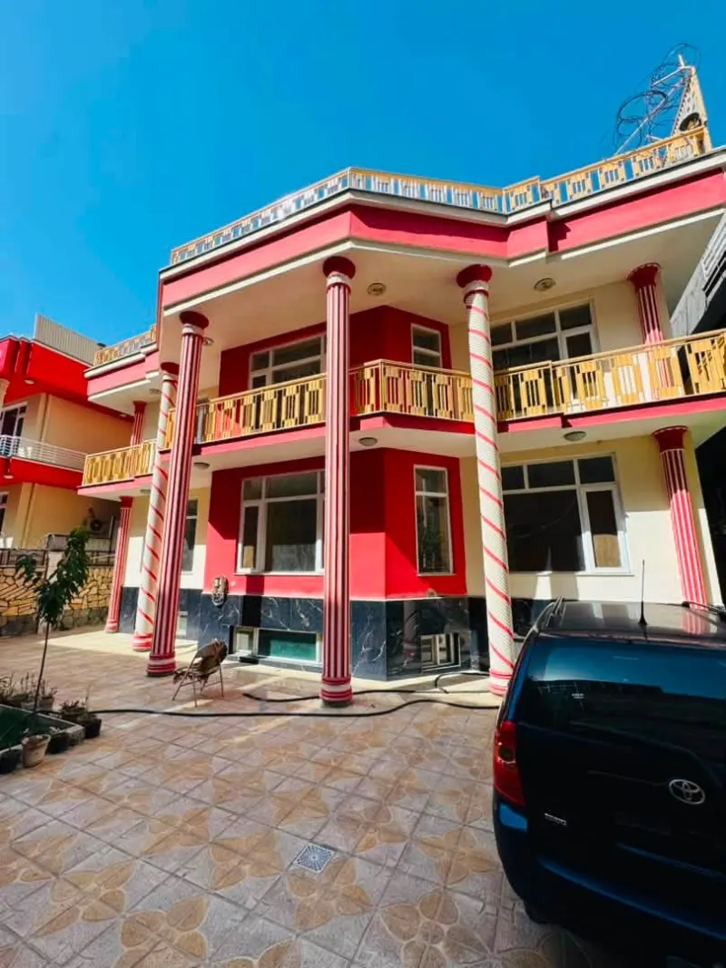 House in Kabul, Karte Char