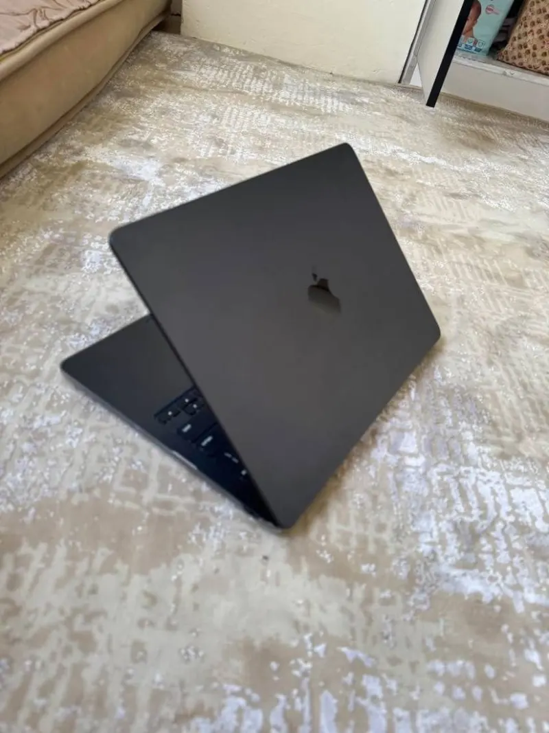 Apple MacBook Air 13 M3 2024