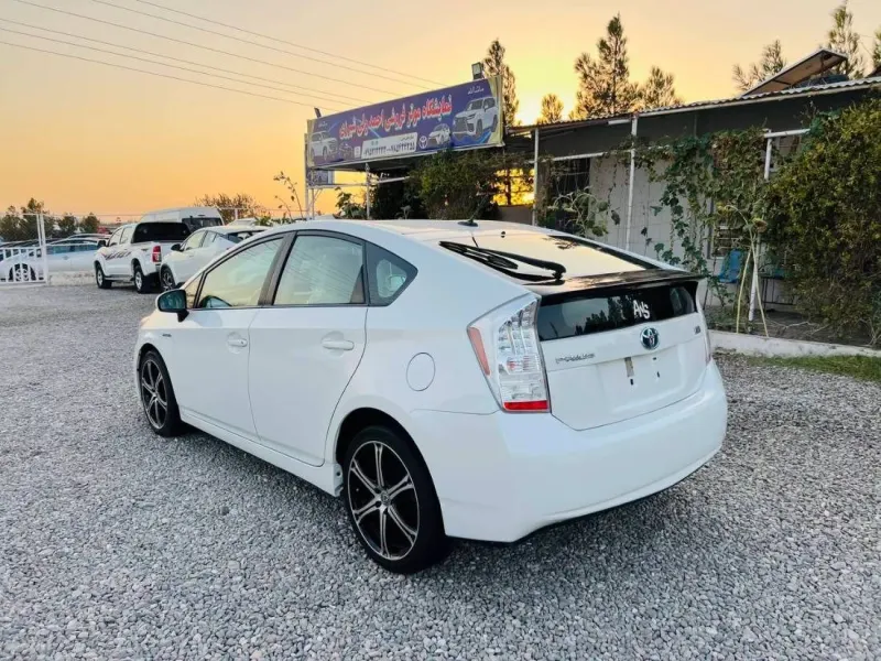 Toyota Prius Hybrid 2011